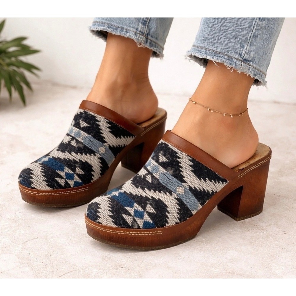 Korks Womens Southwestern Geometric Woven Platform Clogs Blue Black Mules Heel
7